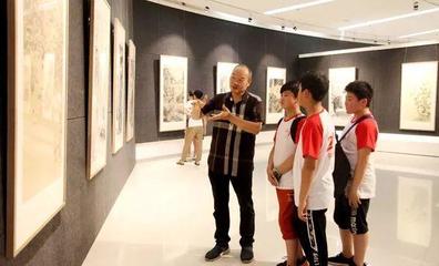 走进黄花曼--郑州市美术名家采风作品展在郑举办